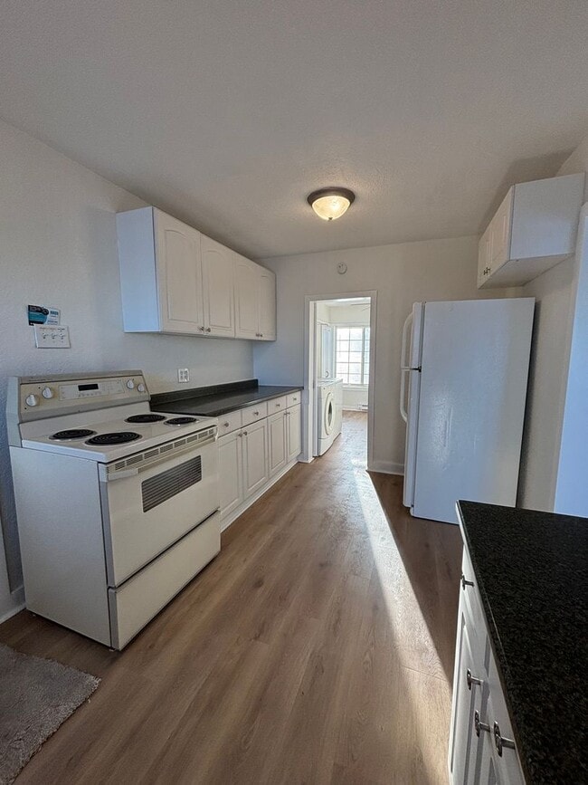 Building Photo - Cozy Lakefront Home w/Private Dock