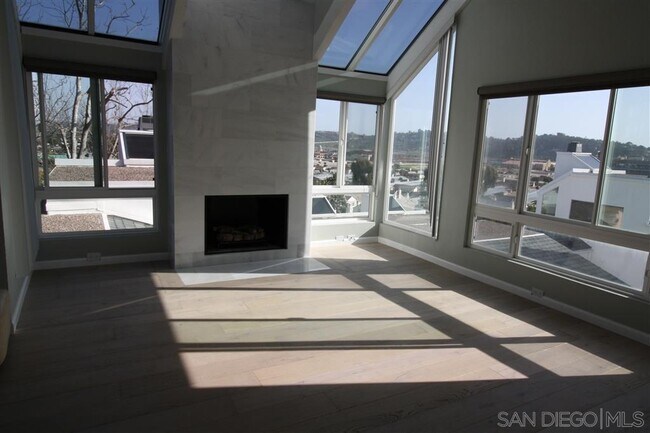 Building Photo - 373 Longden Ln