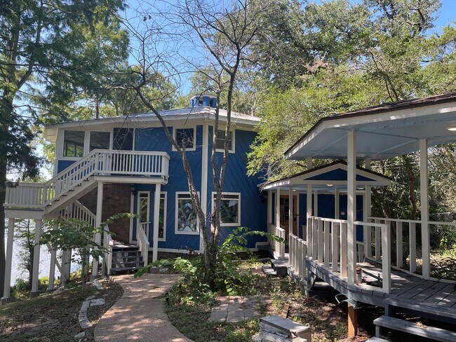 Building Photo - College Station - Lake Front Property - 3 bedroom / 1.5 bath - 2 story Home