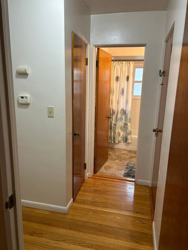 Building Photo - 203 N 7th St