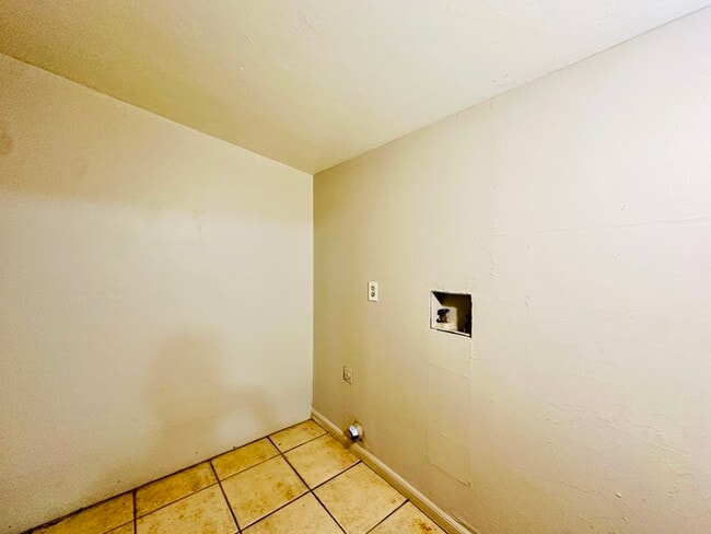 Building Photo - House with Gigantic Yard/Land! Spacious La...
