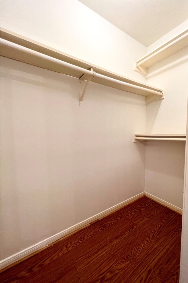 Building Photo - 3511 Palm Grove Dr