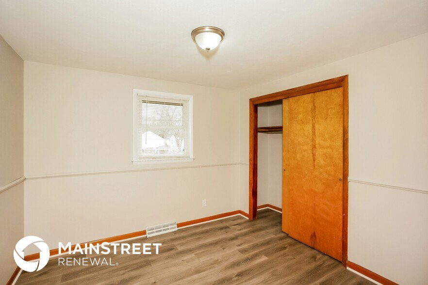 Building Photo - 3325 Loral Dr