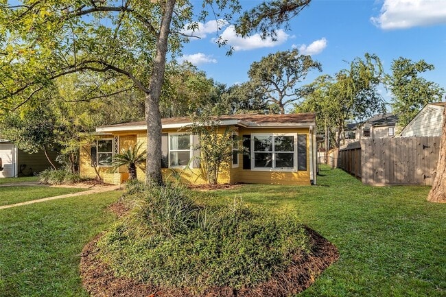 Building Photo - 4303 Piney Woods Dr