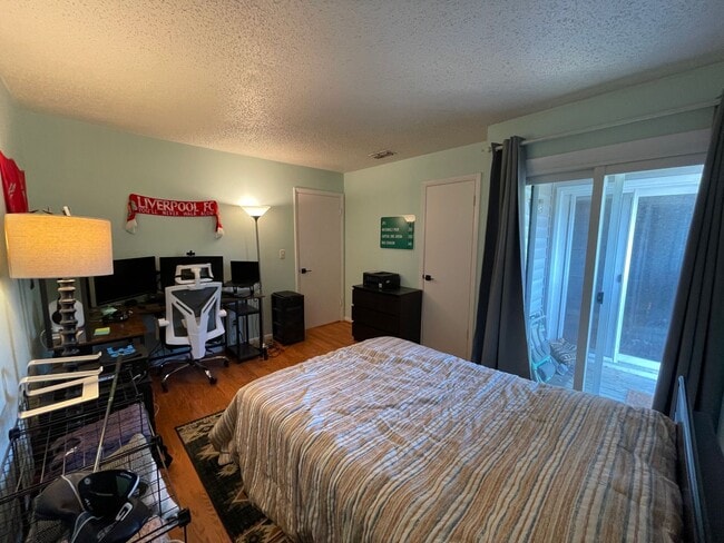 Building Photo - Lynnhaven Shores