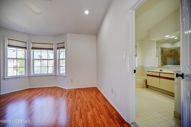 Building Photo - 214 Paddington Ct