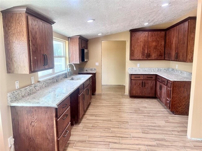 Building Photo - 9115 Puritan Way