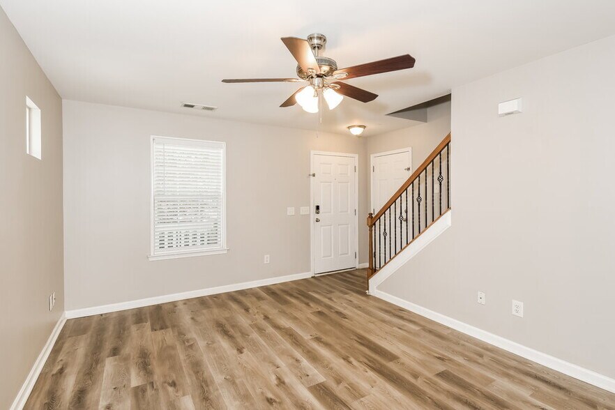 Building Photo - 6225 Smoke Ridge Ln