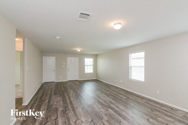 Building Photo - 8602 Segura Wy