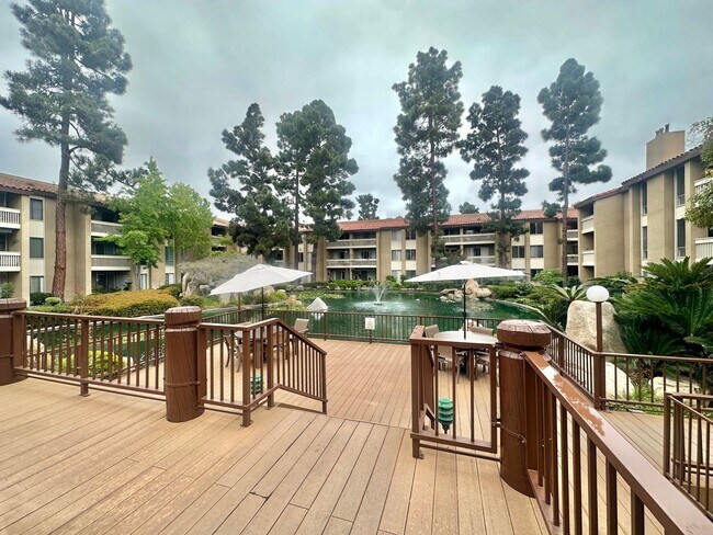 Building Photo - Newly Renovated Pacific Beach Condo Pool S...