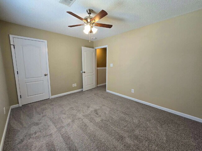 Building Photo - 541B PATRIOT PARK CT, CLARKSVILLE, TN 37042