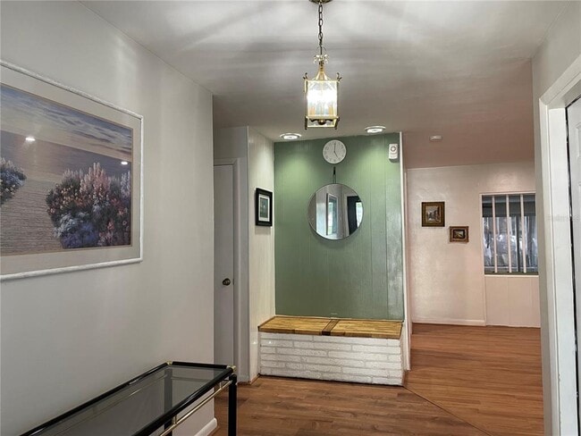Building Photo - 8303 Lopez Dr