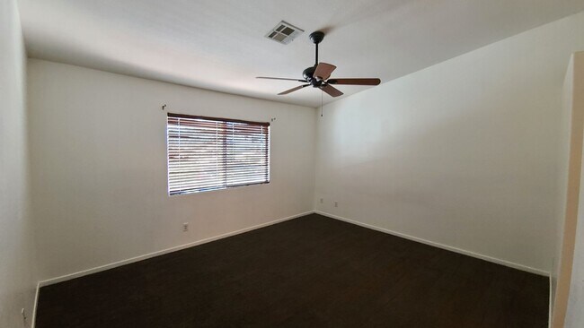 Building Photo - Upstairs Condo with Mountain and City View