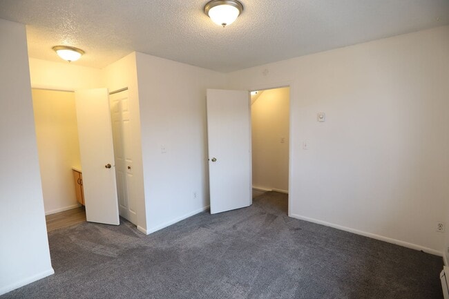 Building Photo - 257 Canby St