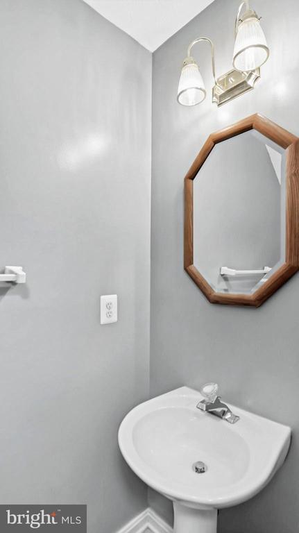 Building Photo - 11540 Leland Pl