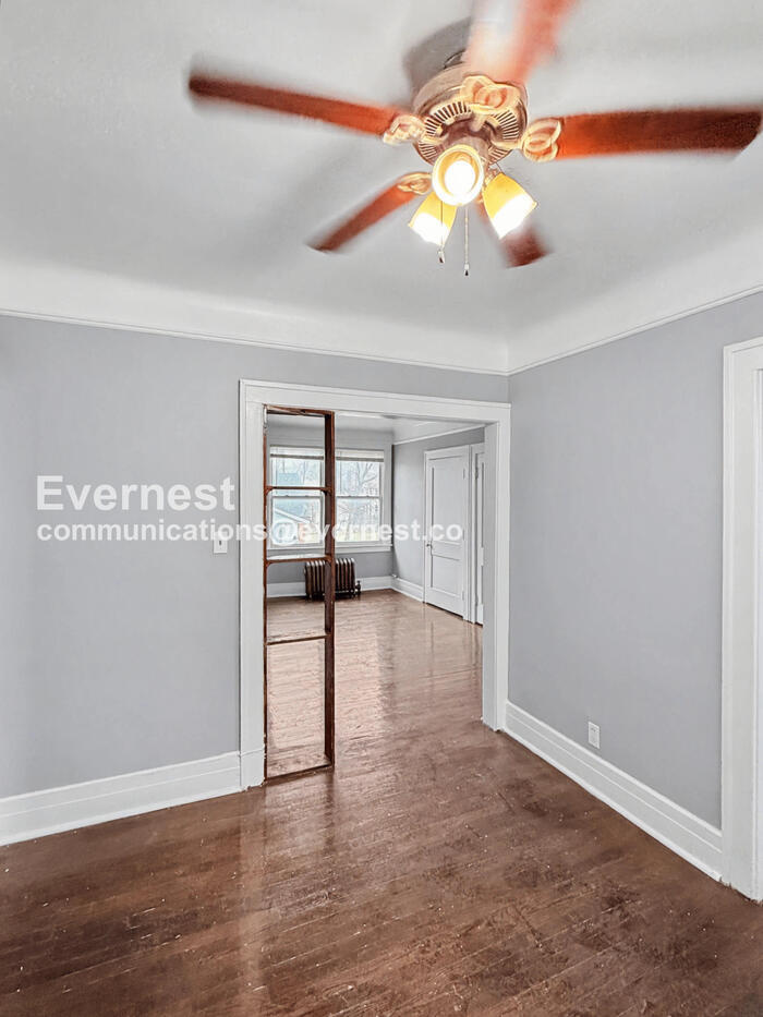 Building Photo - 9351 Woodside St