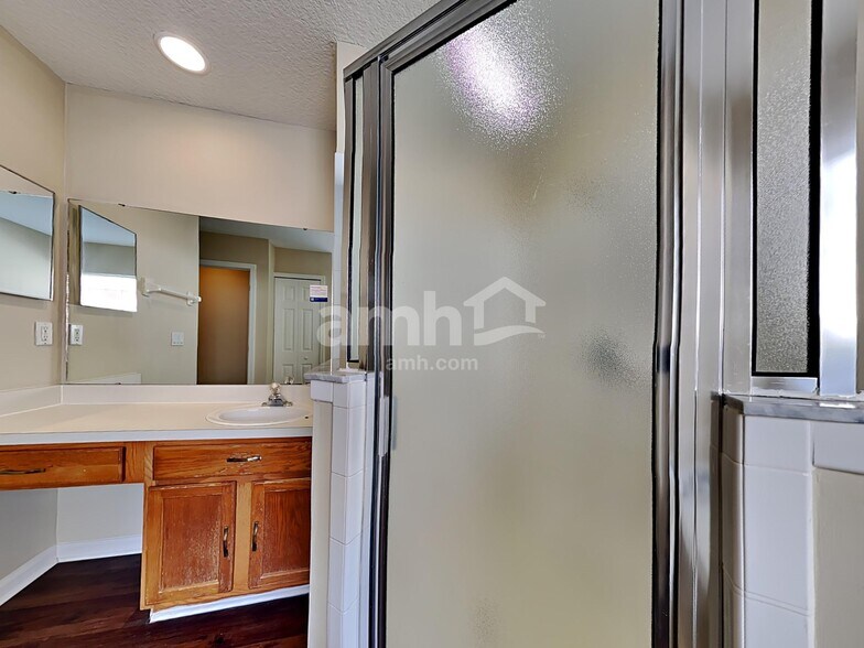 Building Photo - 8227 Stelling Dr