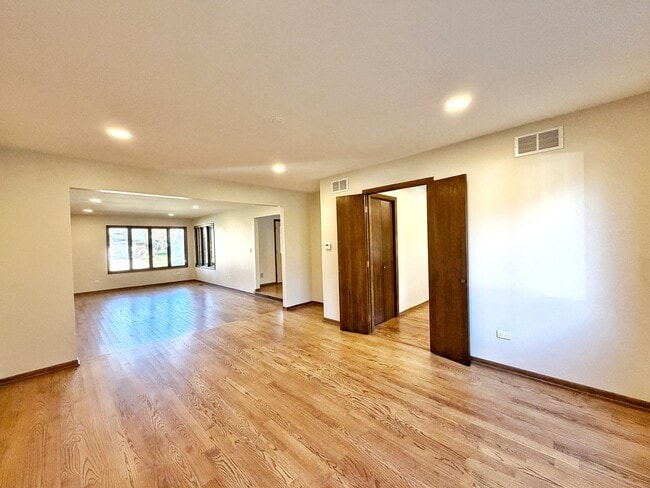 Building Photo - 6710 Wedgewood Ln