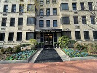 Building Photo - Updated Corner Unit at the Swarthmore in F...