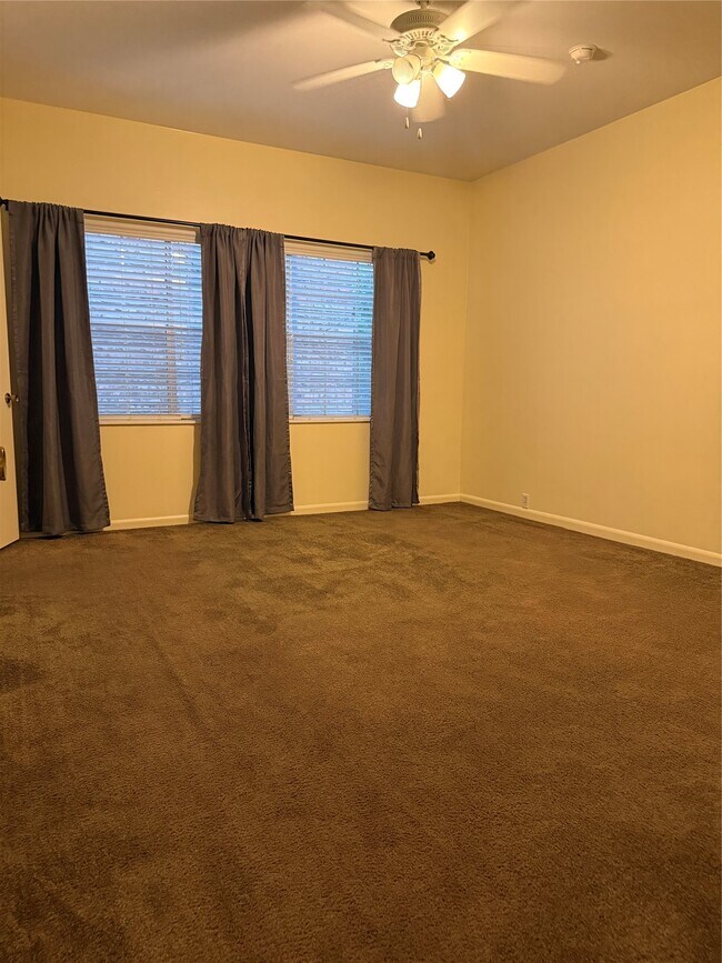 Building Photo - 7933 Woodway Dr