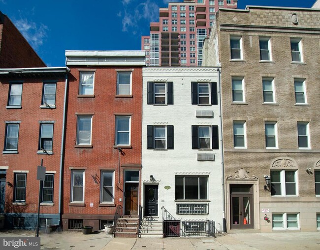 Building Photo - 1413 Lombard St