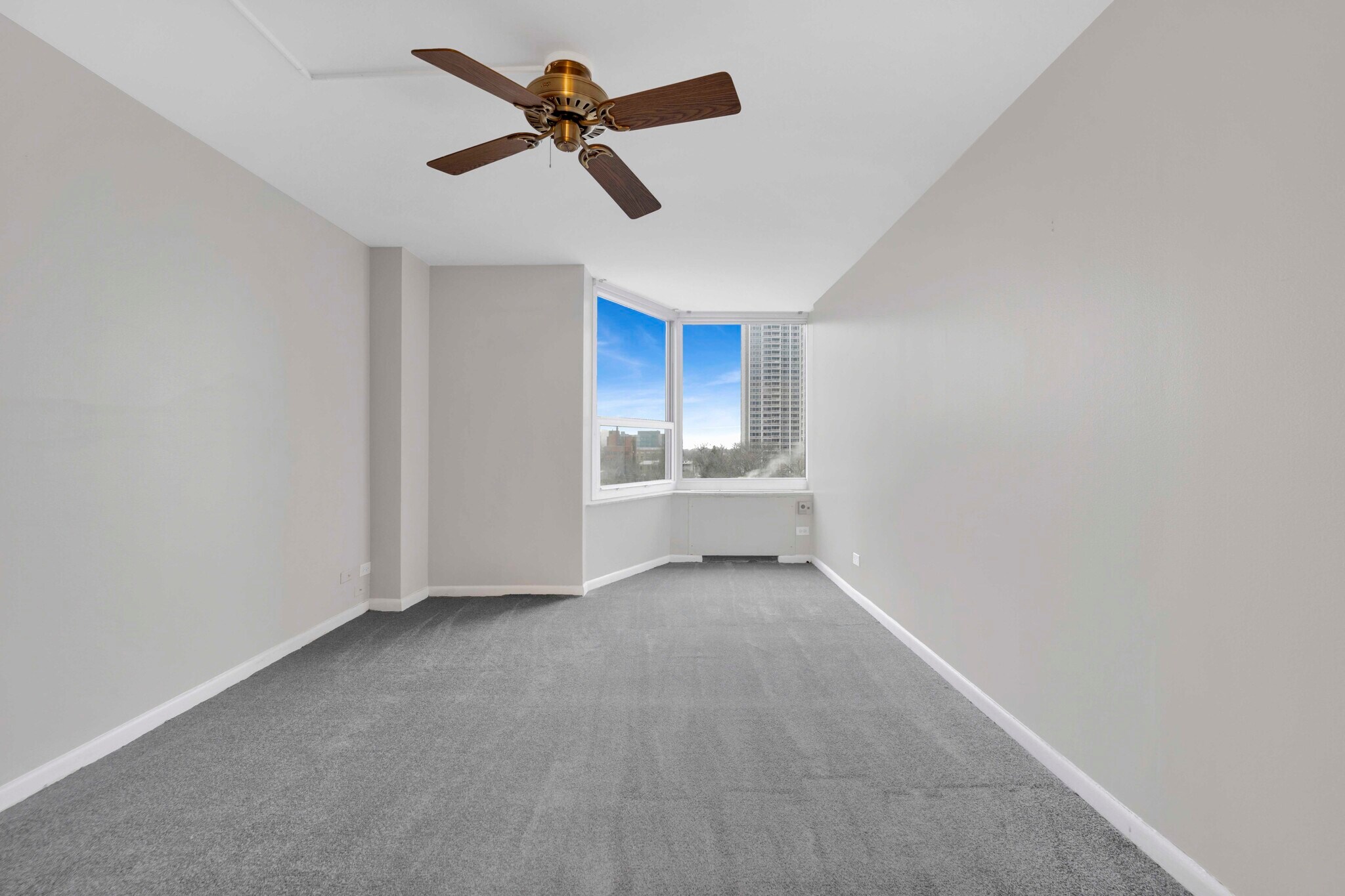 Building Photo - 720 W Gordon Ter