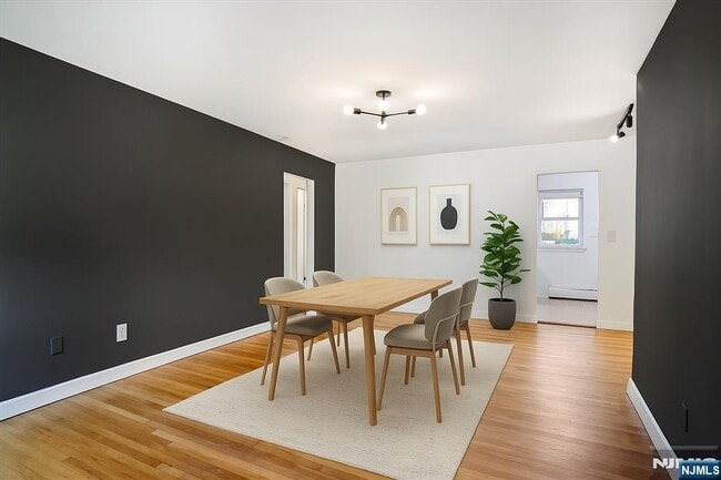 Building Photo - 53 Regency