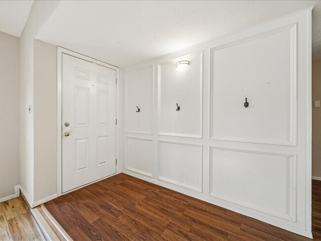 Building Photo - 3902 Broken Elm Dr