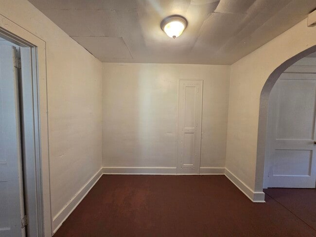 Building Photo - 1374 Rayner St