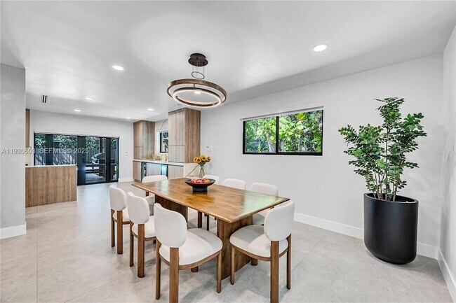 Building Photo - 11340 SW 74th Ct