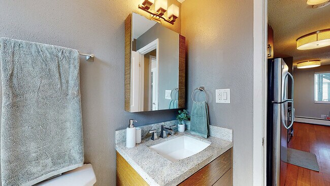 Building Photo - Boutique Apartments