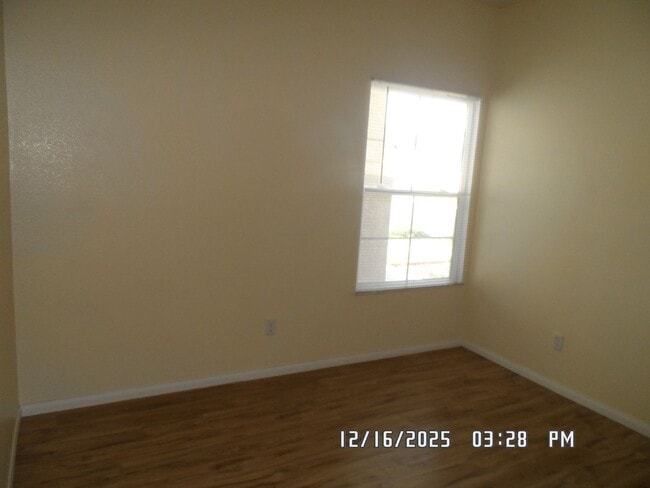 Building Photo - 4 Bedrooms, 2 Bathrooms, 3 Car Garage, 1899 sq. ft., Large Fenced, Front Yard Lawn, Near Schools ...