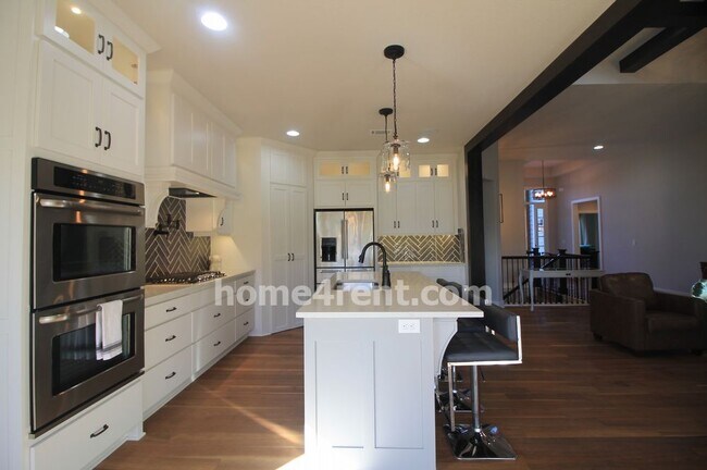 Building Photo - 1492 Woodland Rd