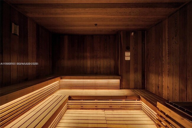 Building Photo - 1010 Brickell Ave