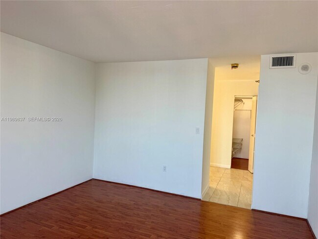 Building Photo - 20515 E Country Club Dr