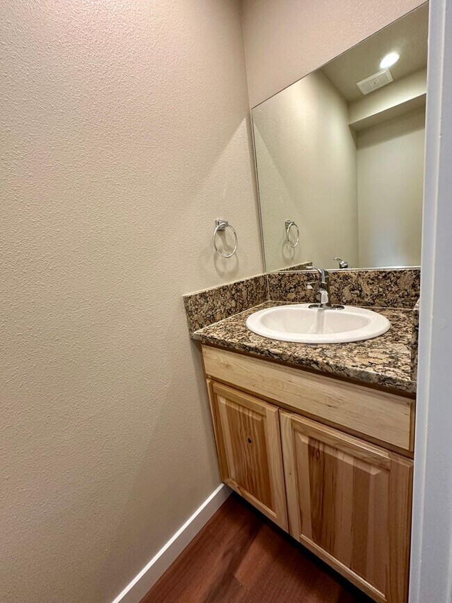 Building Photo - LF1460-B