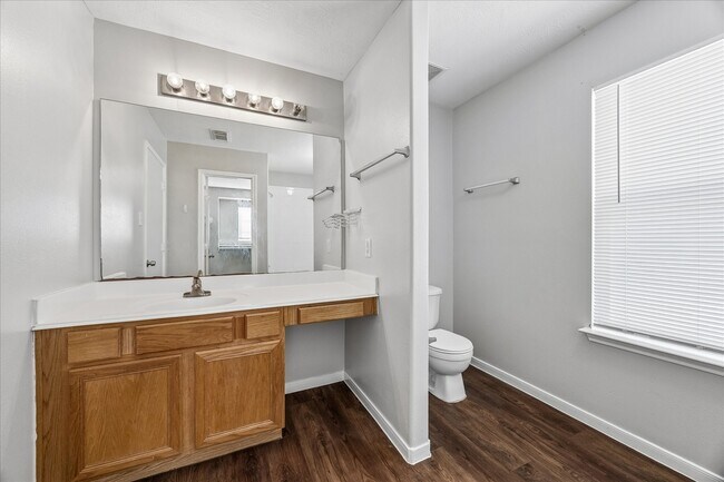 Building Photo - 19811 Shores Edge Dr