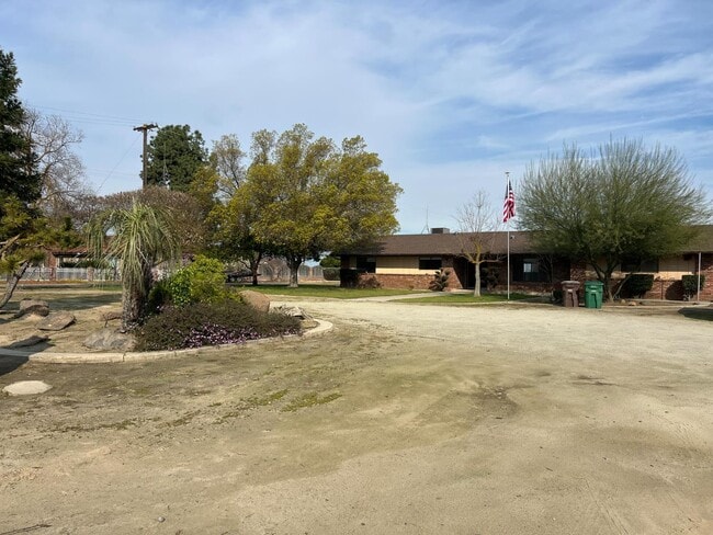 Building Photo - 7828 S Del Rey Ave