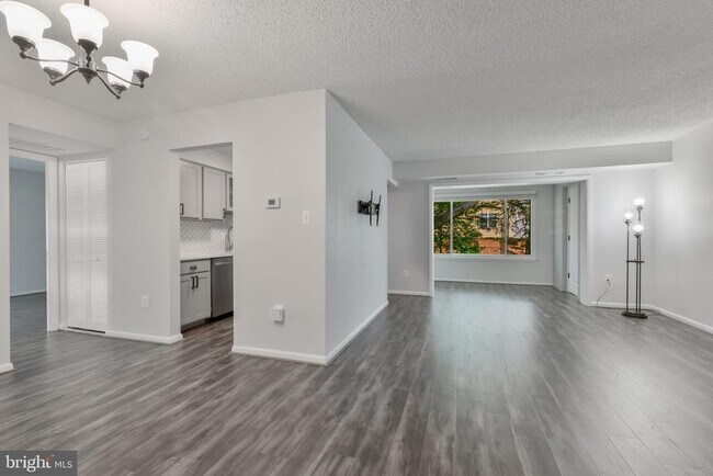 Building Photo - 10214 Bushman Dr
