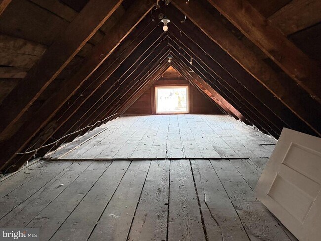 Building Photo - 124 W Butler Pike