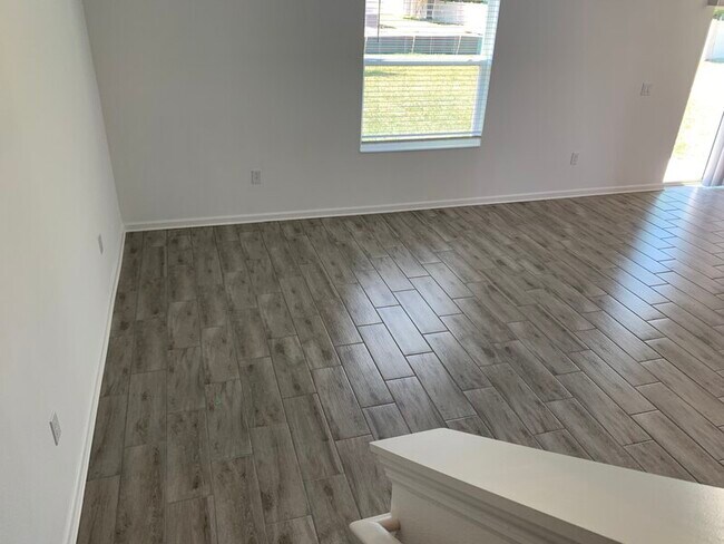 Building Photo - 843 Grant St