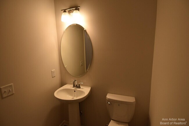 Building Photo - 105 Salt Springs Dr