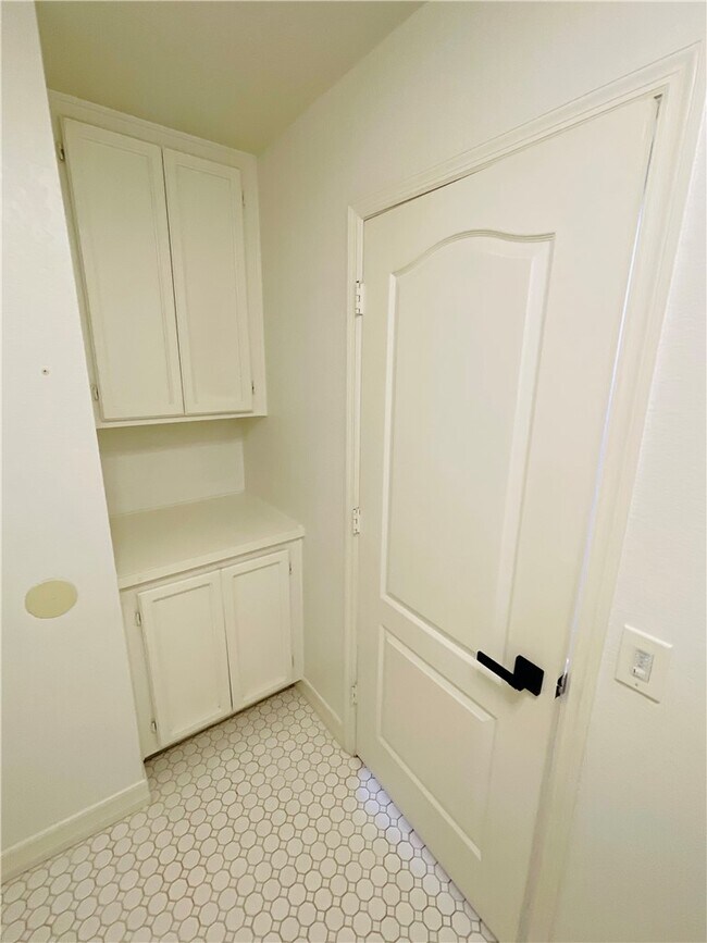 Building Photo - 28937 Biarritz Ct