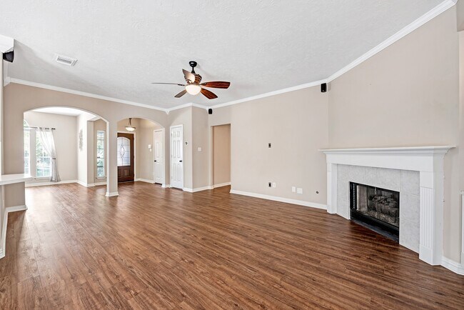 Building Photo - 135 W Russet Grove Cir