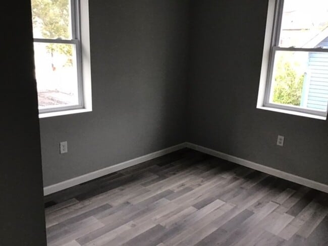 Building Photo - 688 State St