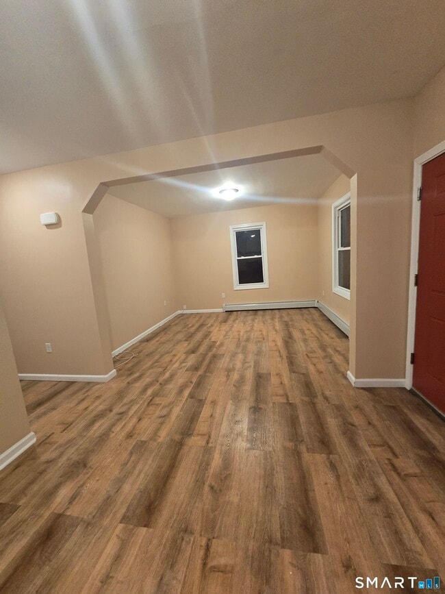 Building Photo - 38 Burton St