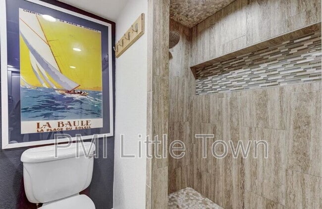 Building Photo - 16681 Martingale Dr