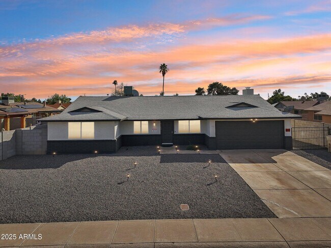 Building Photo - 6123 W Karen Lee Ln