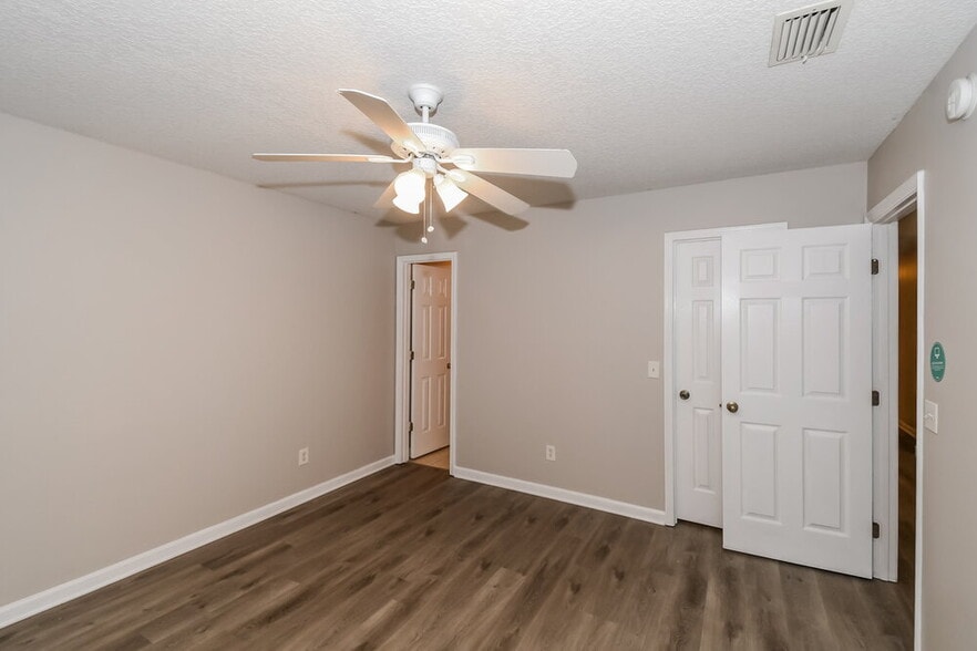 Building Photo - 416 S 13th Terrace