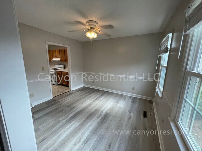 Building Photo - Beautiful 3b Room!Move in ready!